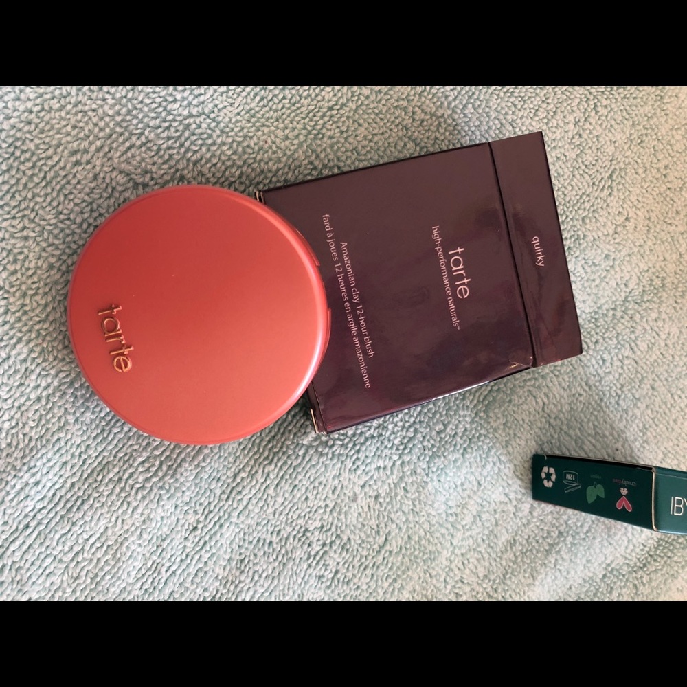 Brand New tarte blush in quirky.